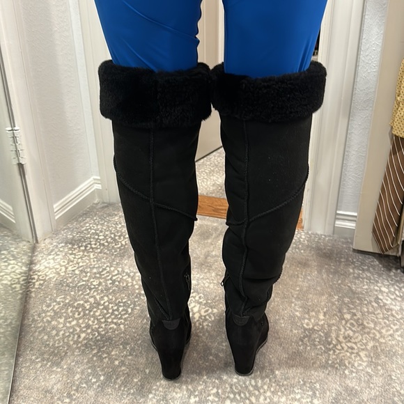 UGG MONDRI OVER THE KNEE BOOT IN SOFT SHEEPSKIN 4 INCH WEDGE - Picture 11 of 13